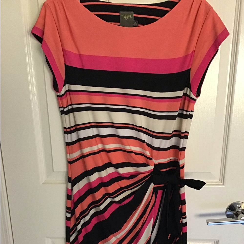 Taylor short Sleeve Dress - Size 10